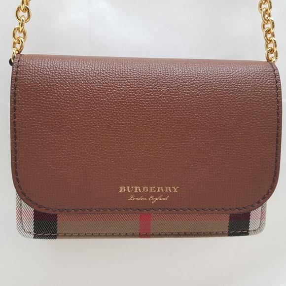 burberry wallet on chain